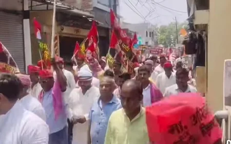 रुद्रपुर में सपा कार्यकर्ताओं का प्रदर्शन, जनसमस्याओं को लेकर मुख्यमंत्री को सौंपा मांग-पत्र