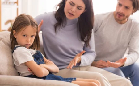 Parenting Tips: ये 5 बड़ी गलतियां आपके बच्चे का बचपन बिगाड़ सकती हैं, समय रहते सुधारें