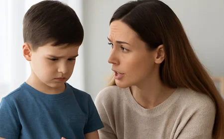 Parenting Tips: बच्चा स्कूल जाने से मना करता है? समझदारी से बदलें आदत, जानिए आसान और असरदार तरीके