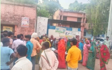 जांच टीम के सामने ही ग्राम प्रधान विवाद में मारपीट, युवक घायल