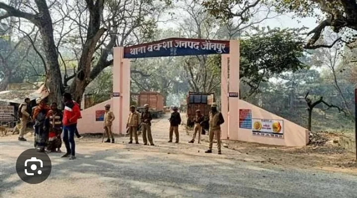 जौनपुर में मजदूर की संदिग्ध मौत, पोखरे में मिला शव; जांच में जुटी पुलिस