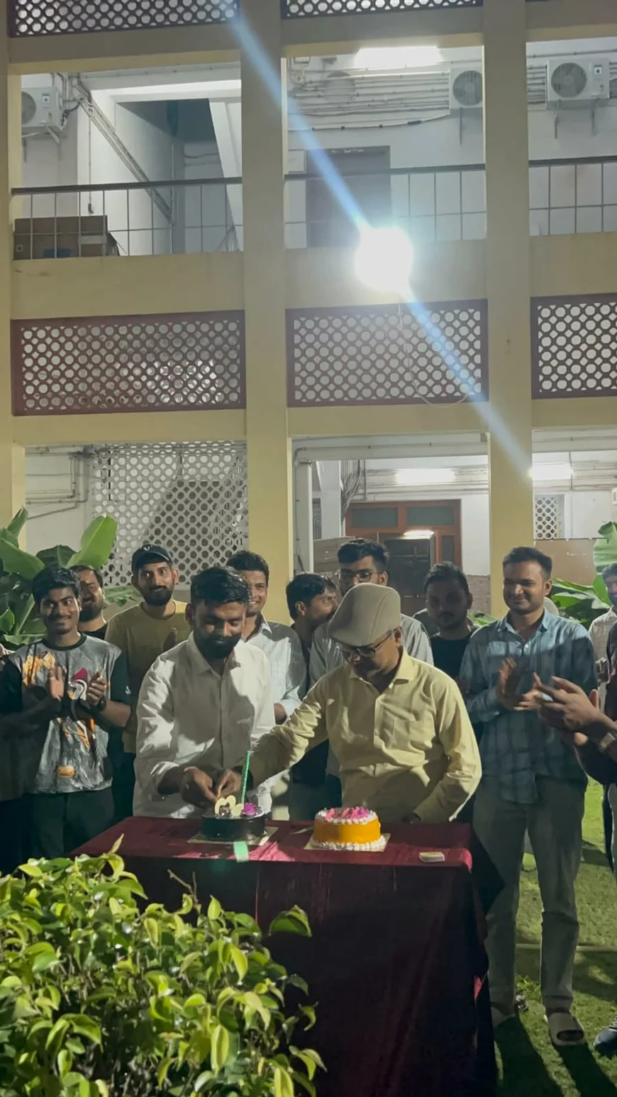 देवरिया के पियूष यादव ने IIT BHU छात्र संसद चुनाव में रचा इतिहास, रिकॉर्ड जीत से गांव में जश्न