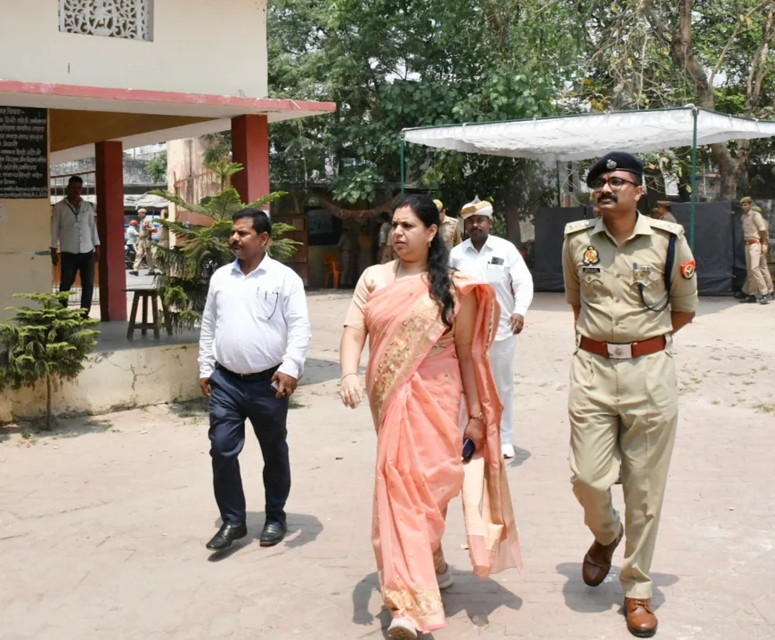 होमगार्ड भर्ती परीक्षा शुरू, पहले दिन डीएम-एसपी ने किया निरीक्षण