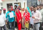 सलेमपुर में आवास योजना पर सवाल, पात्रों को अपात्र घोषित करने का आरोप