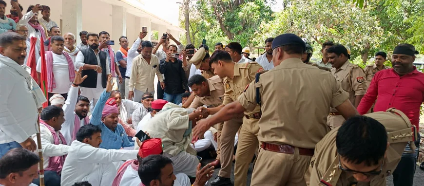 बरहज तहसील घेराव से पहले सपा नेताओं को हाउस अरेस्ट, कार्यक्रम रहा विफल
